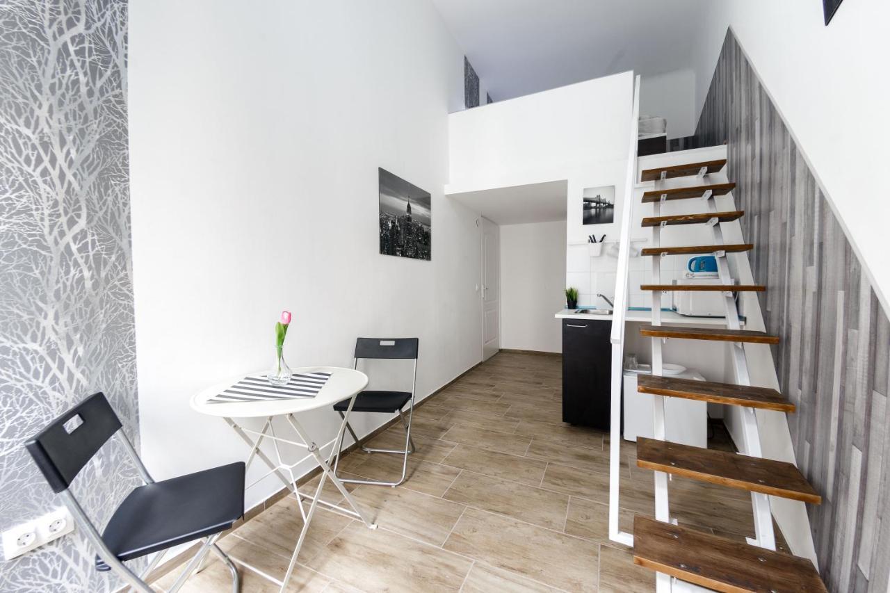 Rio's Stylish Flats